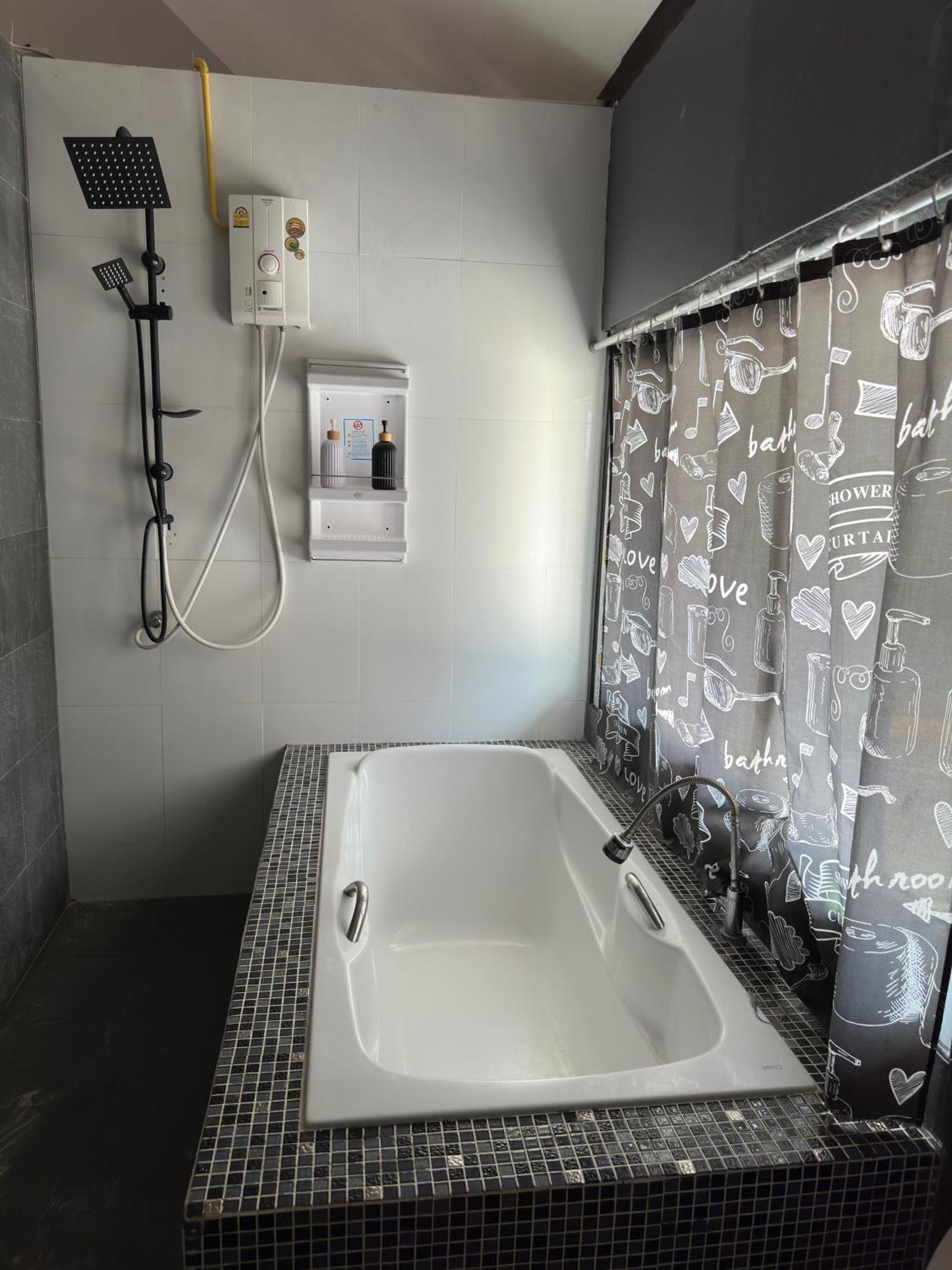 Mbar Hostel Хаад Рин Экстерьер фото