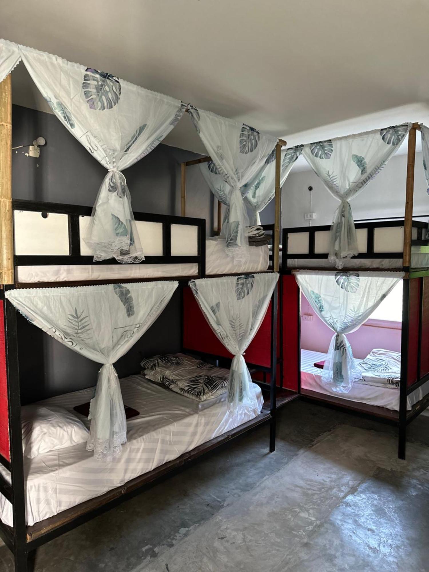 Mbar Hostel Хаад Рин Номер фото